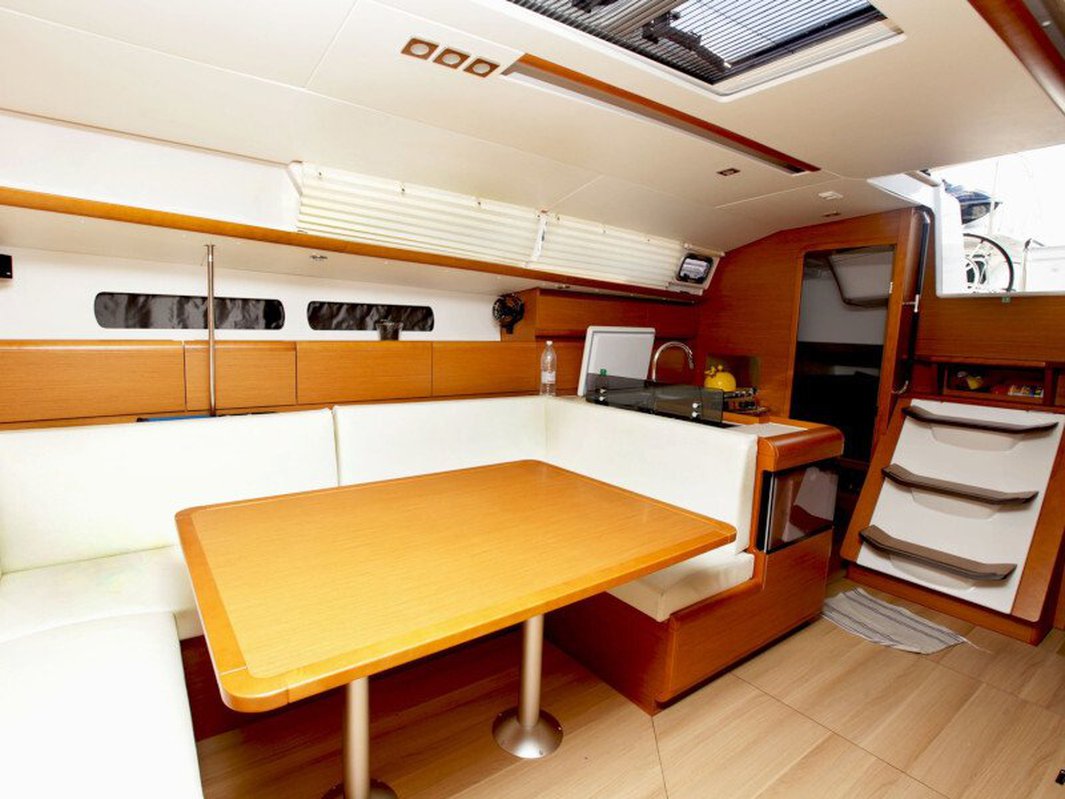 Sun Odyssey 439