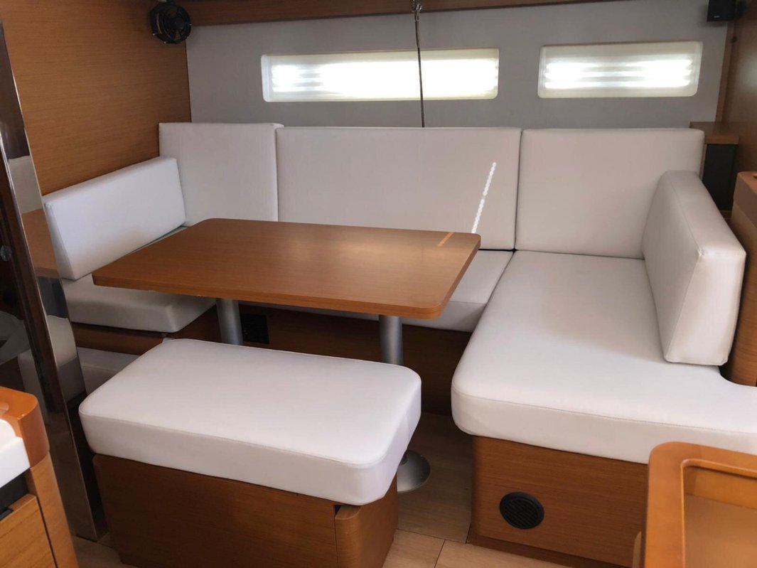 Sun Odyssey 440