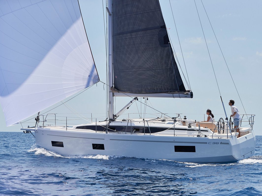 Bavaria Cruiser 38