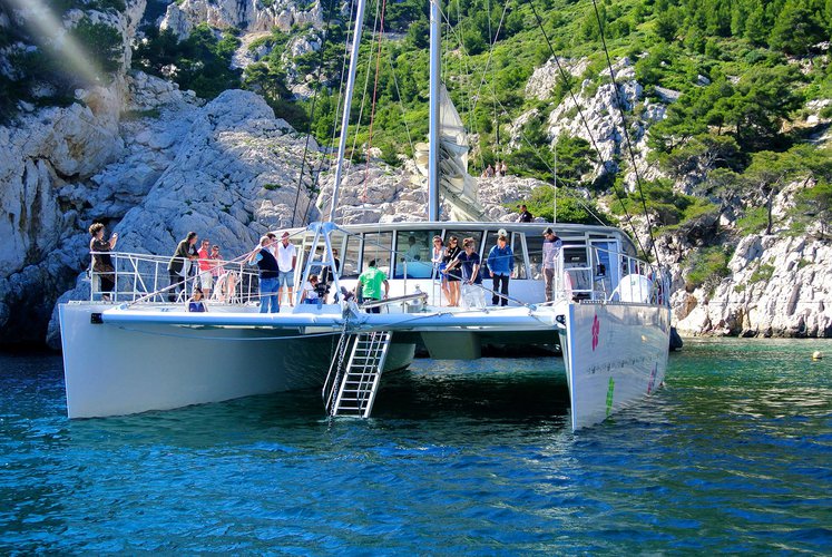 catamaran day charter marseille