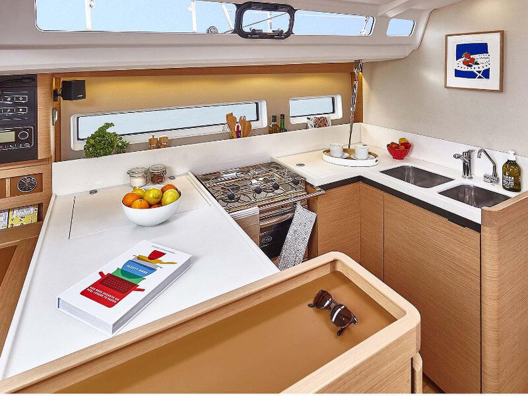 Sun Odyssey 440