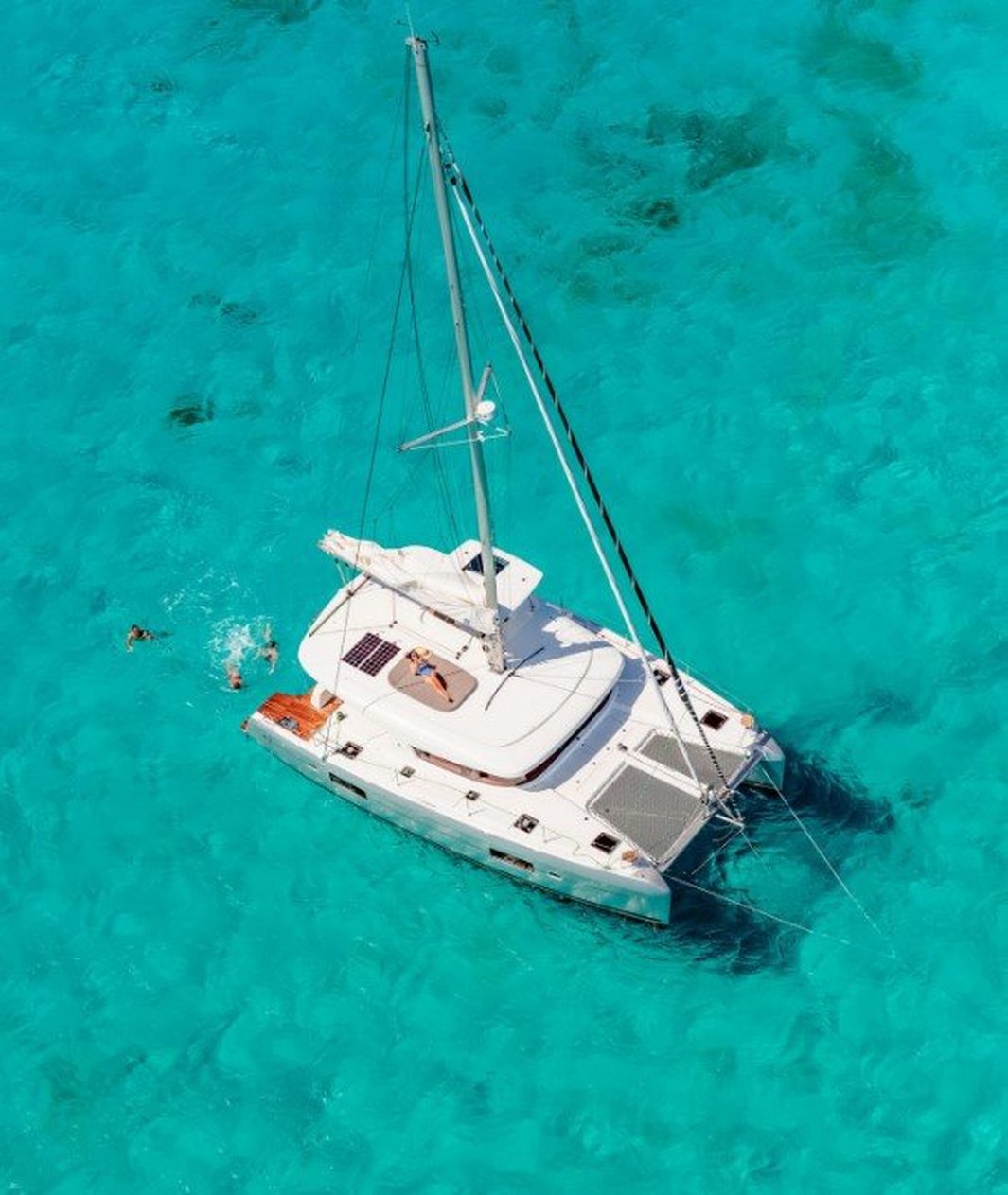 LAGOON 42 | 3 Cabines + 2 pointes avants