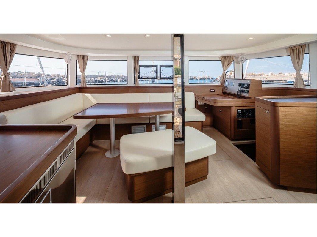 Lagoon 42