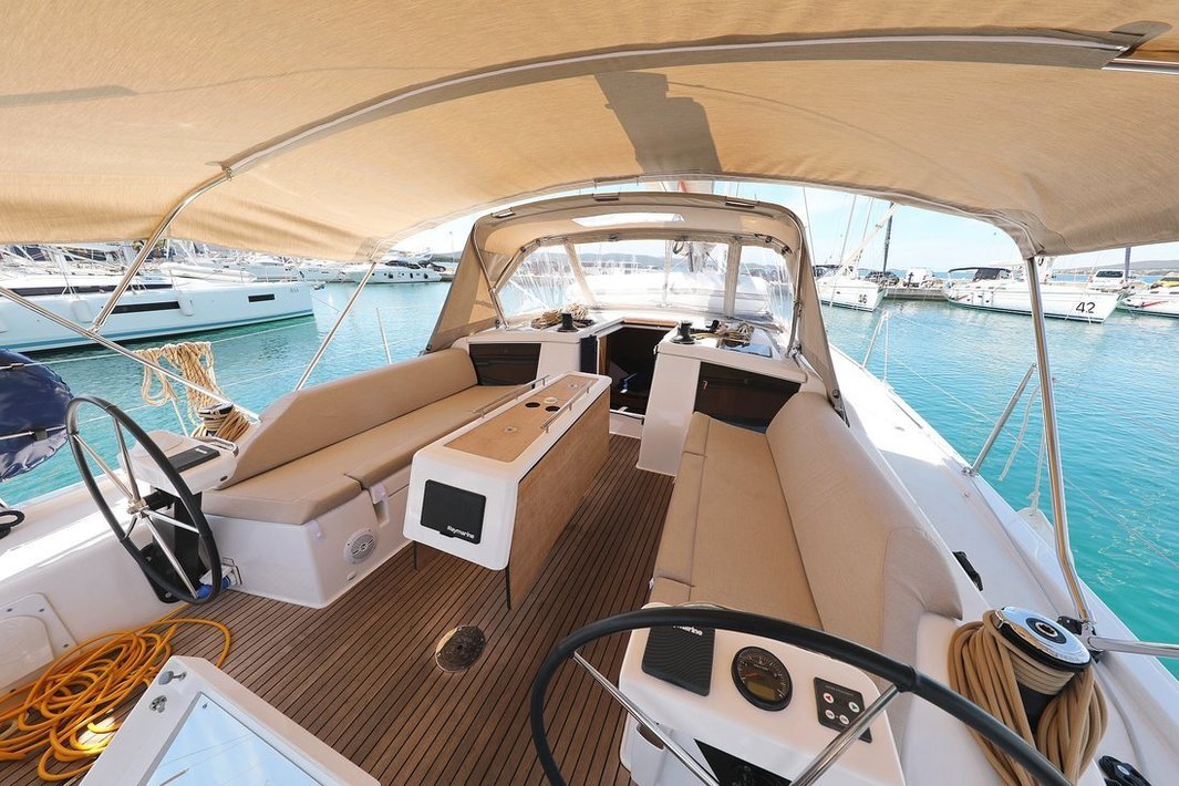 Dufour 430