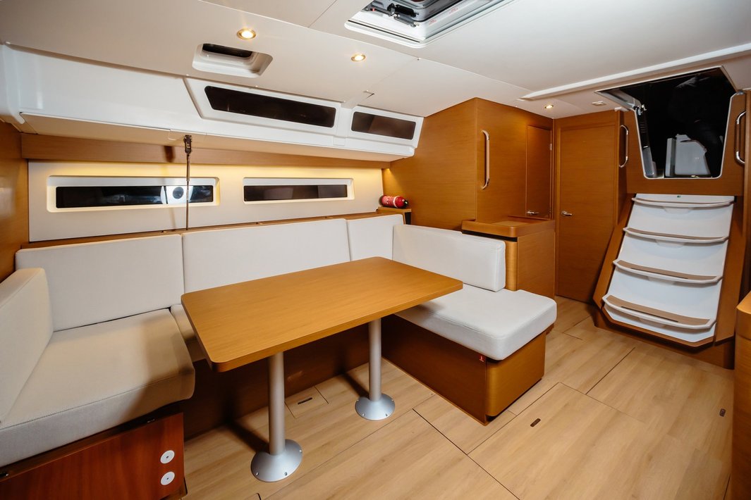 Sun Odyssey 490