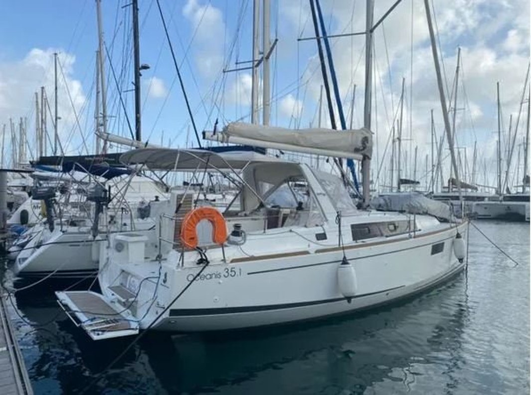 OCEANIS 35.1 - 2019 - GAMME  PREMIUM