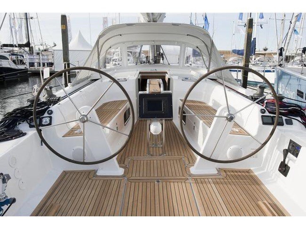 Hanse 445
