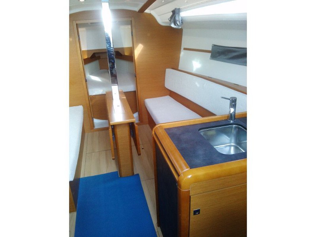 Sun Odyssey 349
