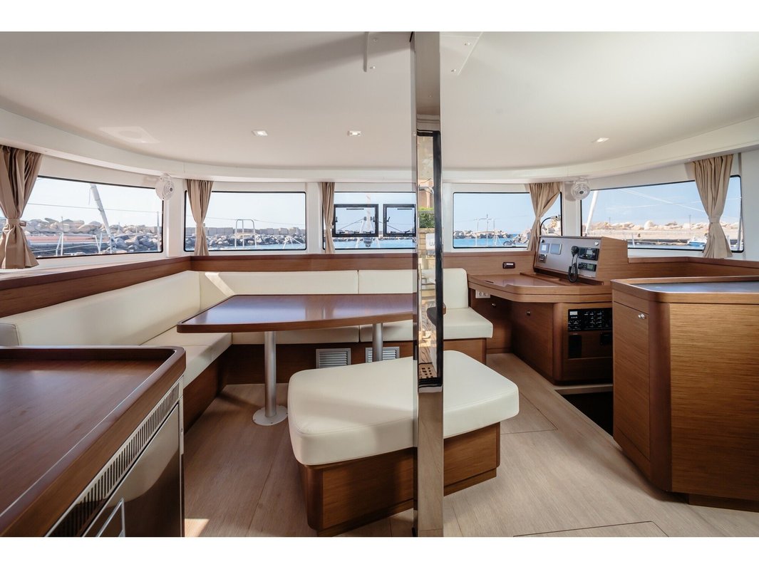 Lagoon 42