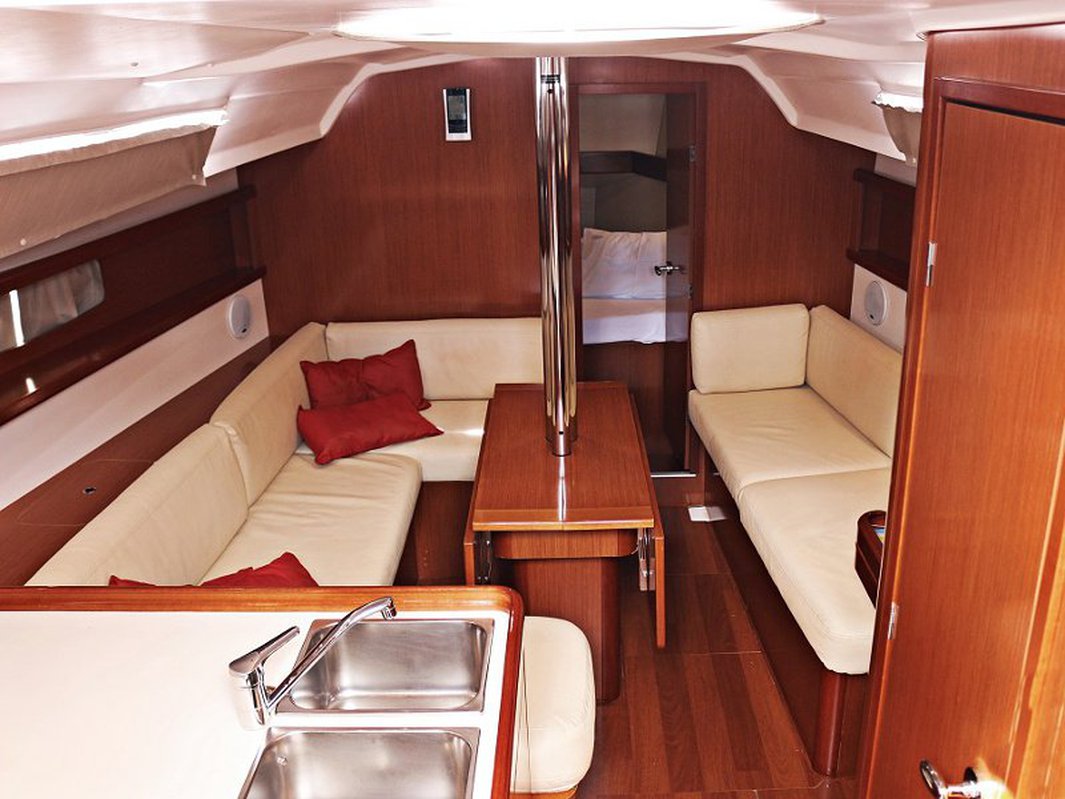 Oceanis 34