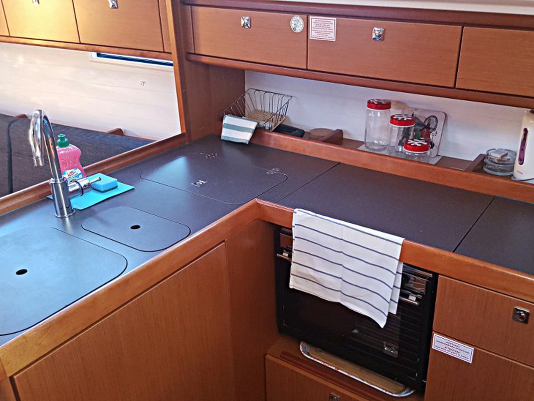 Bavaria Cruiser 37