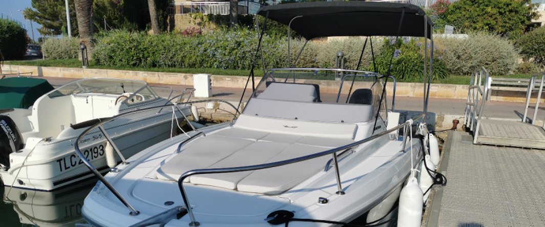 FLYER 8 SUNDECK - FAKARAVA