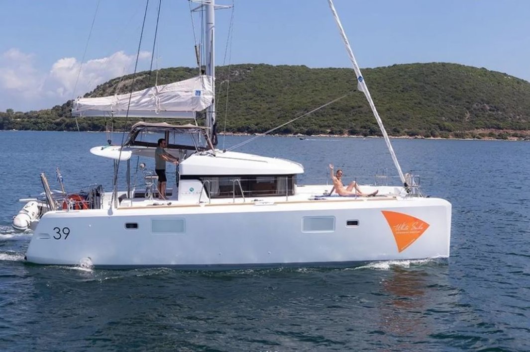 Lagoon 39