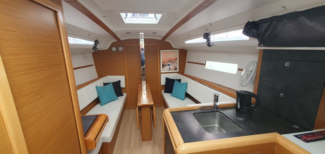 Sun Odyssey 349