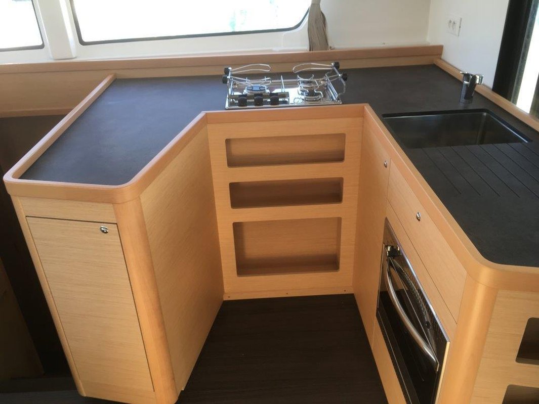 Lagoon 42
