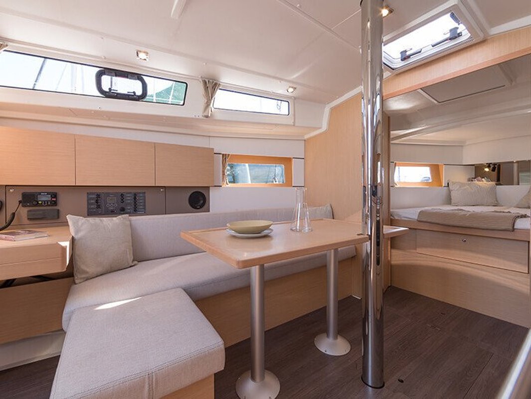 Oceanis 38.1