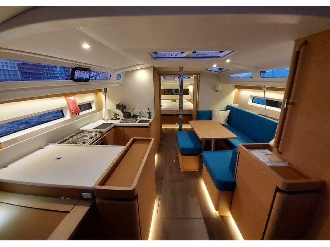 Sun Odyssey 440