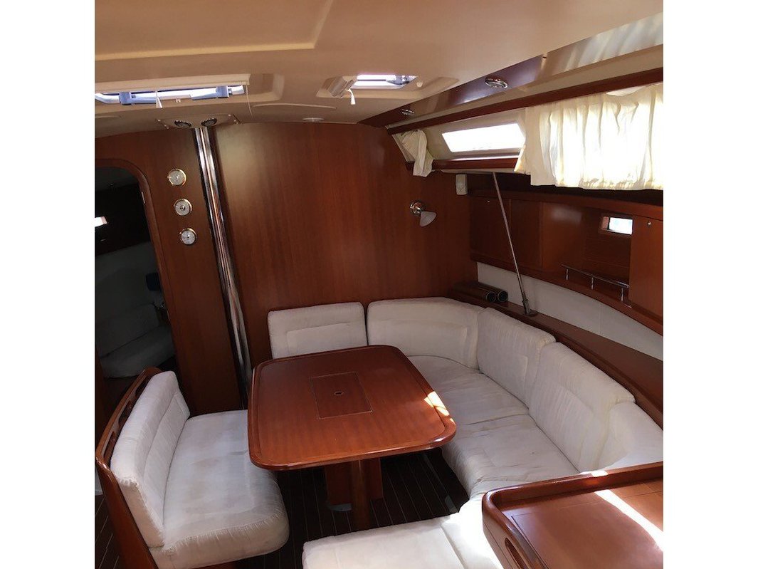 Dufour 425