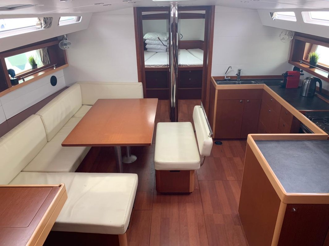 Oceanis 48
