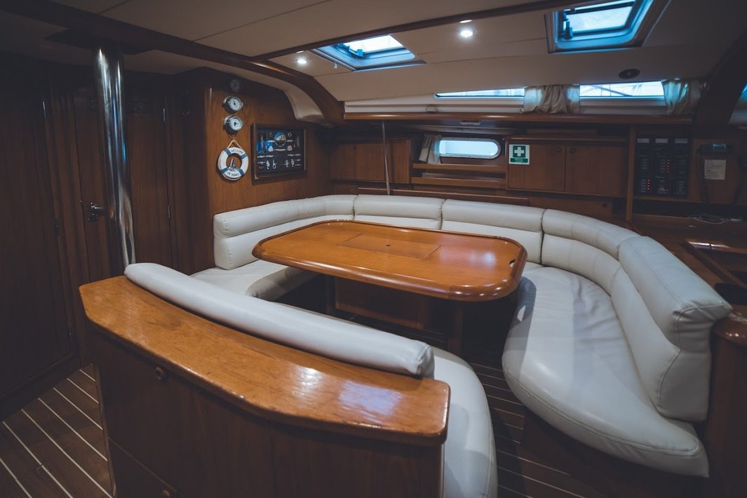 Sun Odyssey 49i