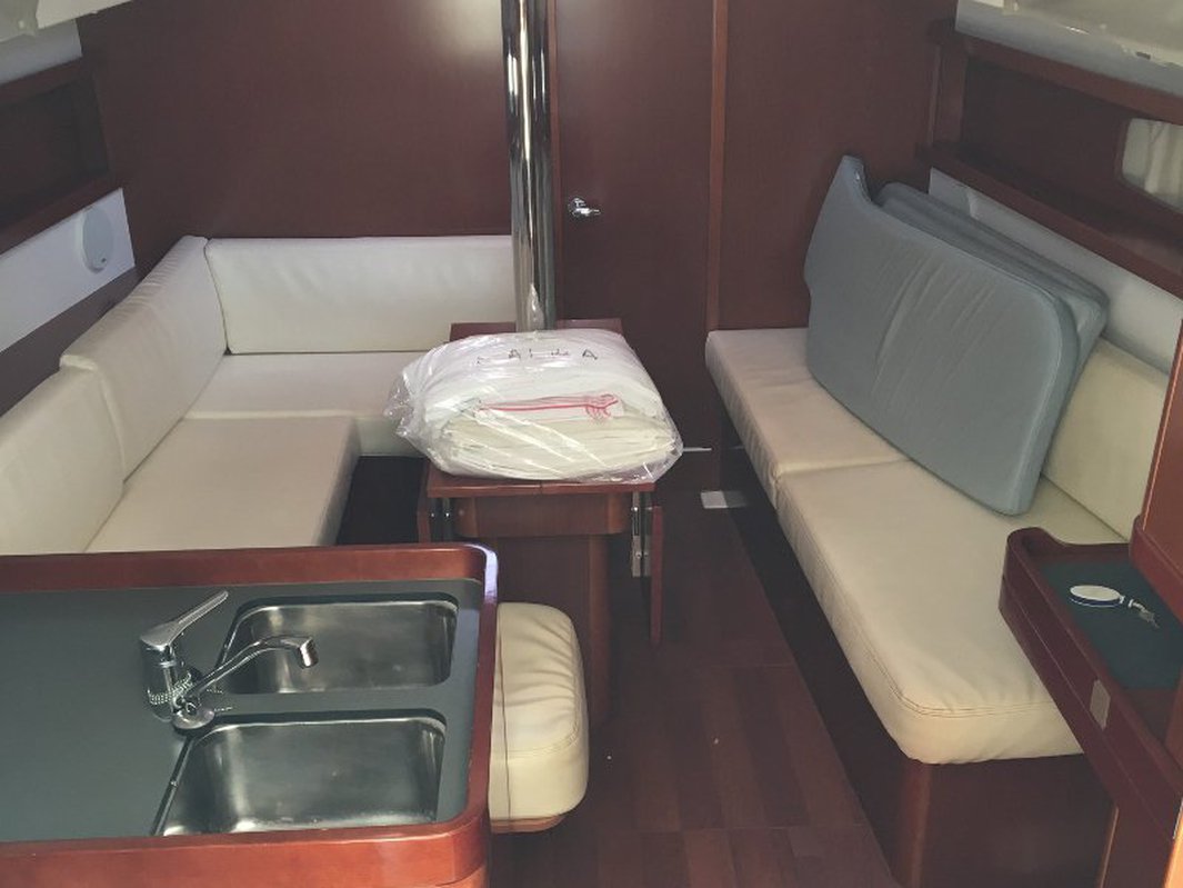 Oceanis 34