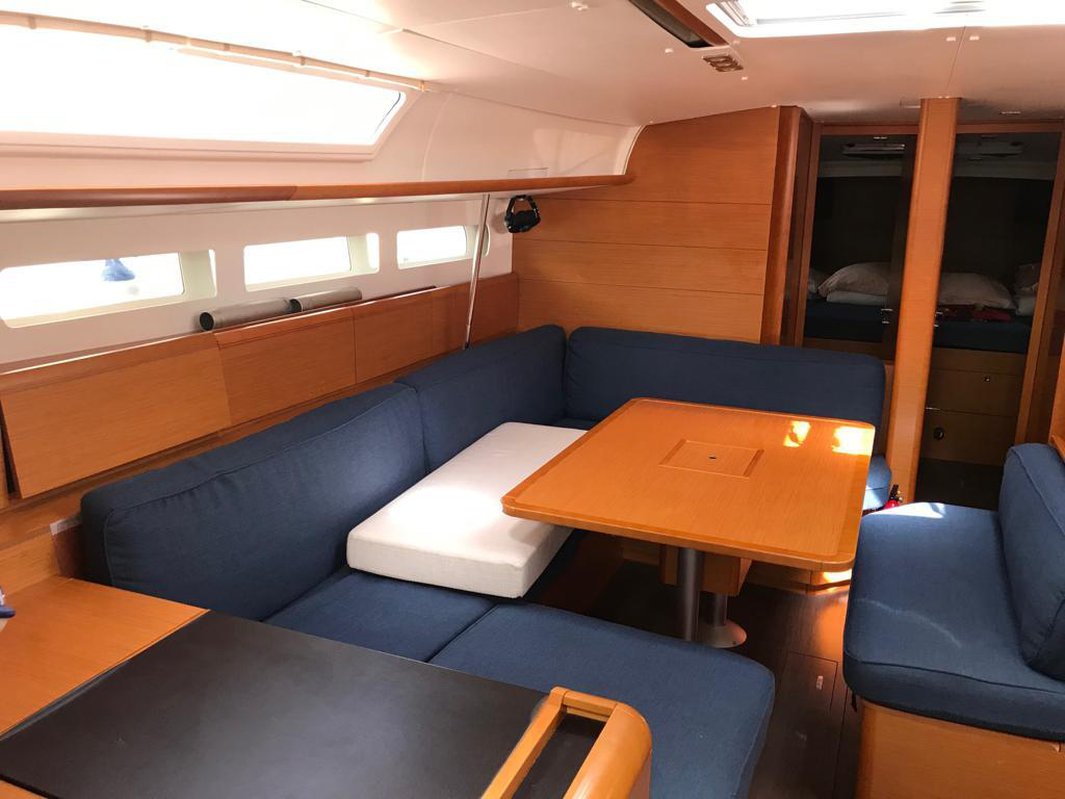 Sun Odyssey 519