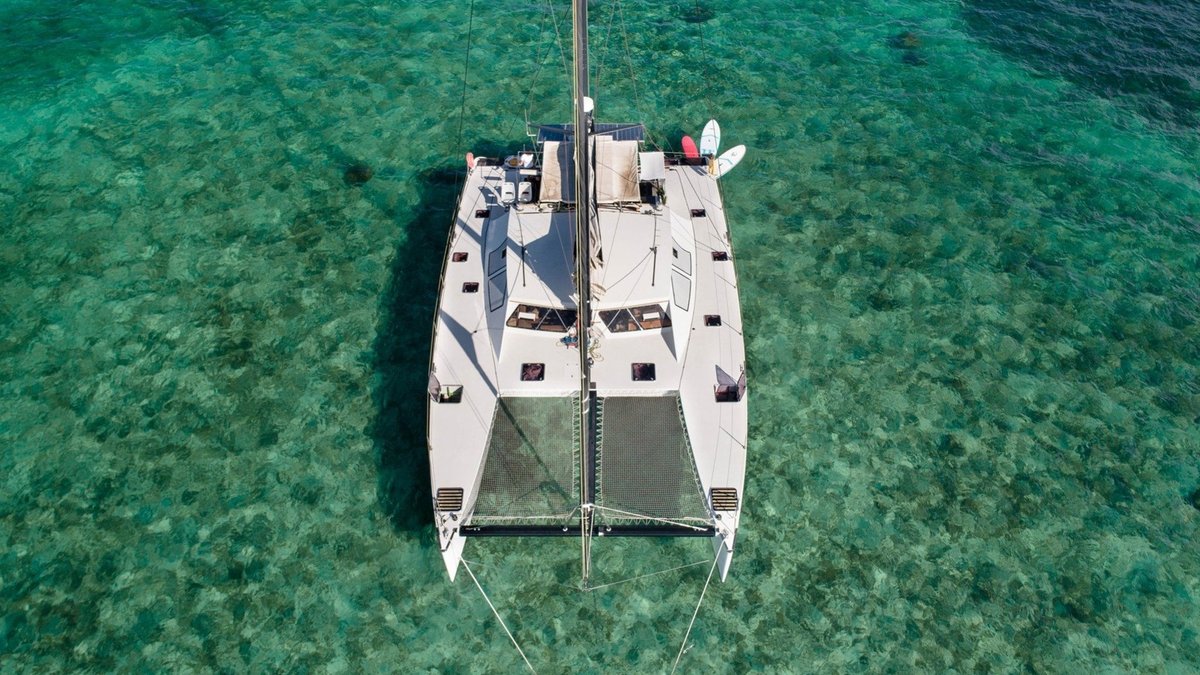 catamaran guadeloupe antigua