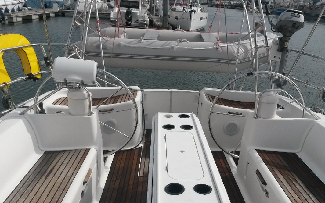 SUN ODYSSEY 45 (4 CAB)