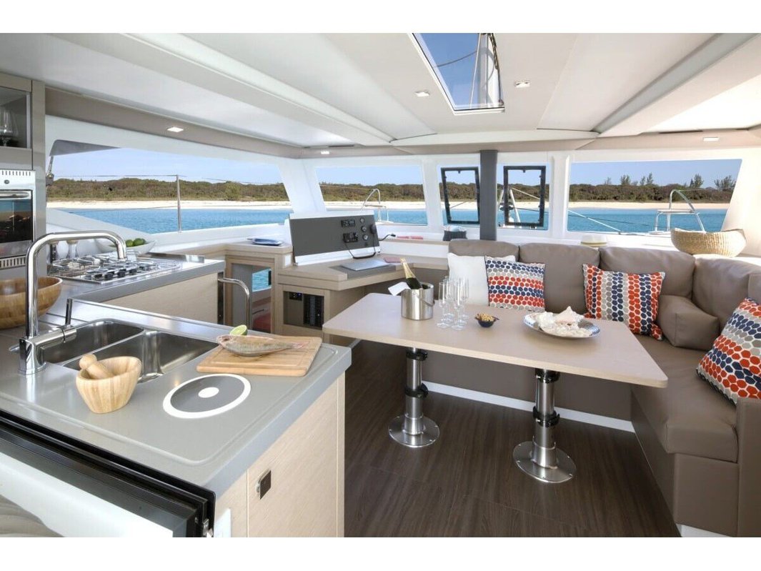 Lucia 40