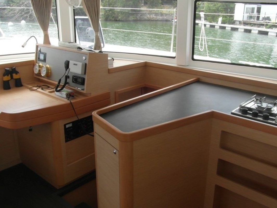 Lagoon 42