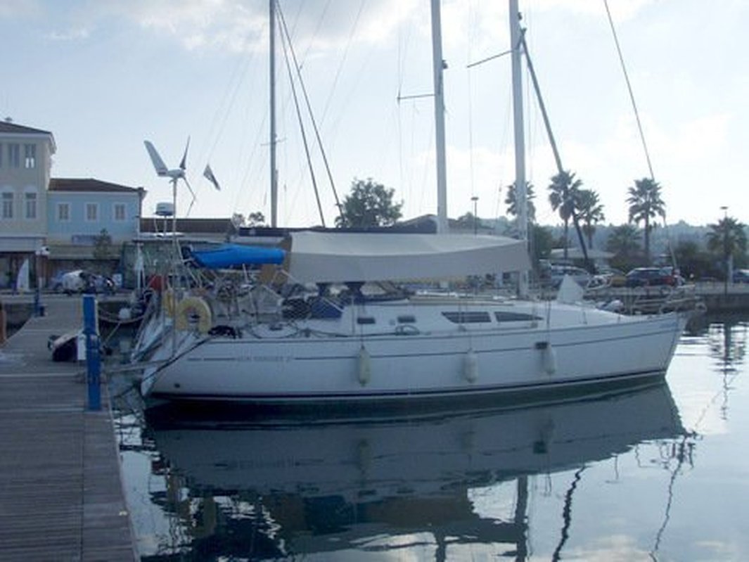 Sun Odyssey 37