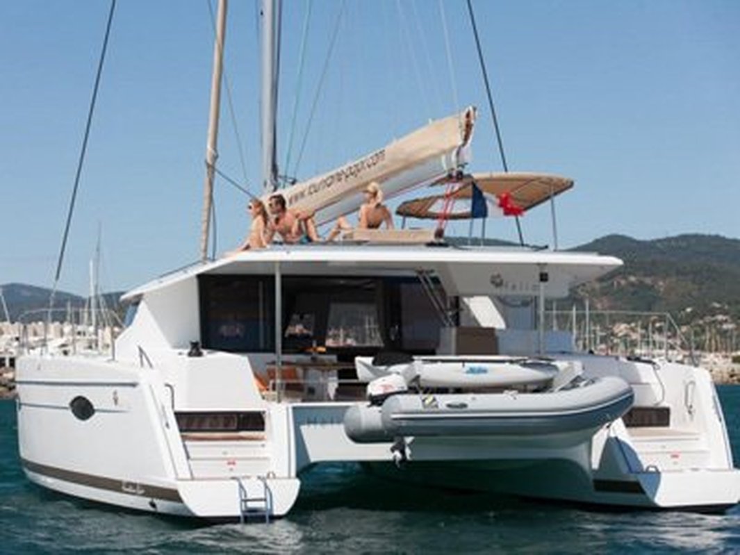 Helia 44