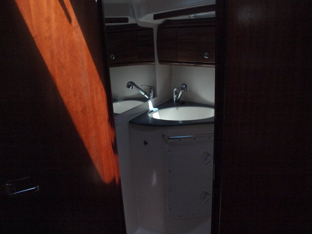 Bavaria 44