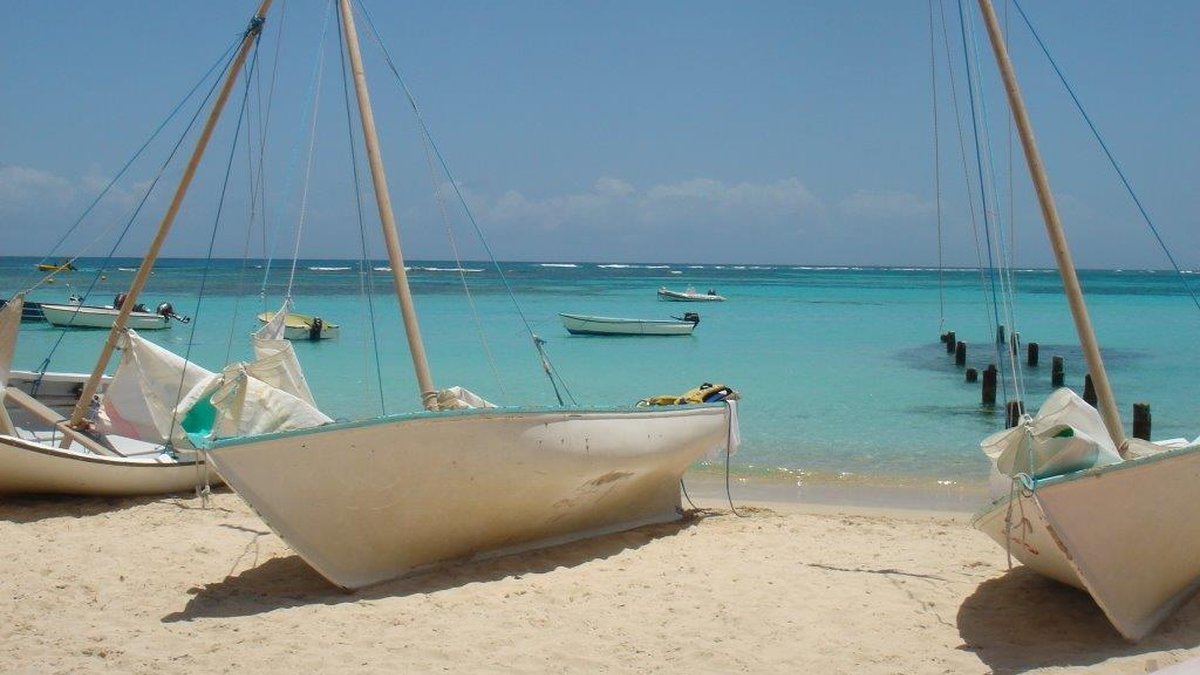 mini catamaran guadeloupe