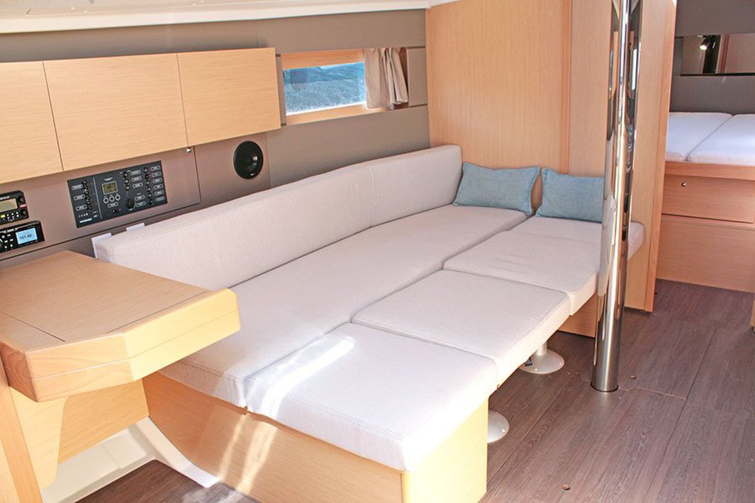 Oceanis 38.1