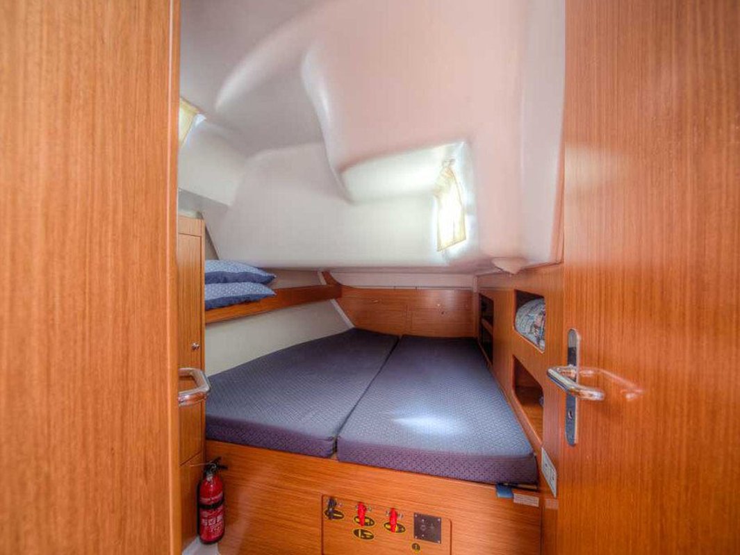 Cyclades 50.5
