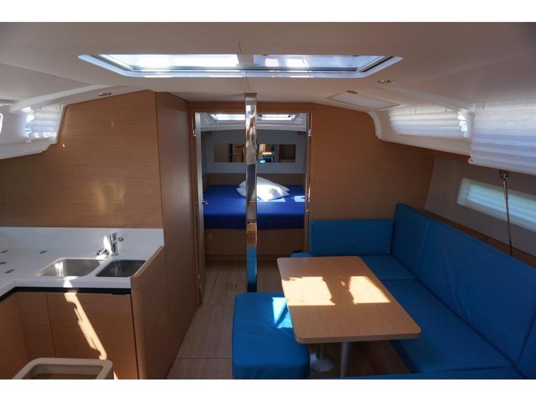 Sun Odyssey 440